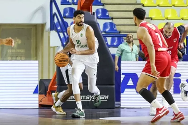 الأهلي يستعيد توازنه ويحقق الفوز على الاتحاد في ثاني مباريات نهائي دوري السوبر لكرة السلة الأهلي يستعيد توازنه ويحقق الفوز على الاتحاد في ثاني مباريات نهائي دوري السوبر لكرة السلة