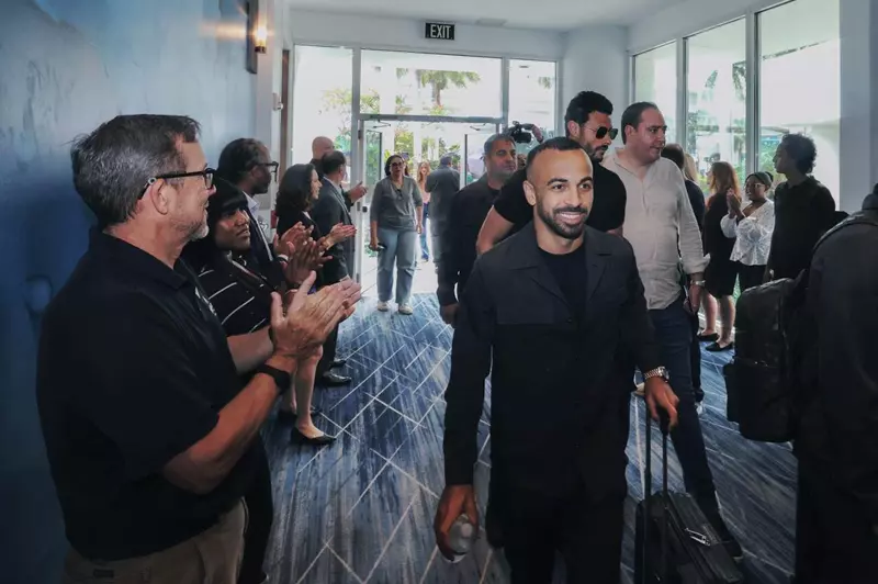 الأهلي يصل إلى ميامي بطلّة متجددة: صفقة جديدة وممر شرفي في انتظارهم الأهلي يصل إلى ميامي بطلّة متجددة: صفقة جديدة وممر شرفي في انتظارهم