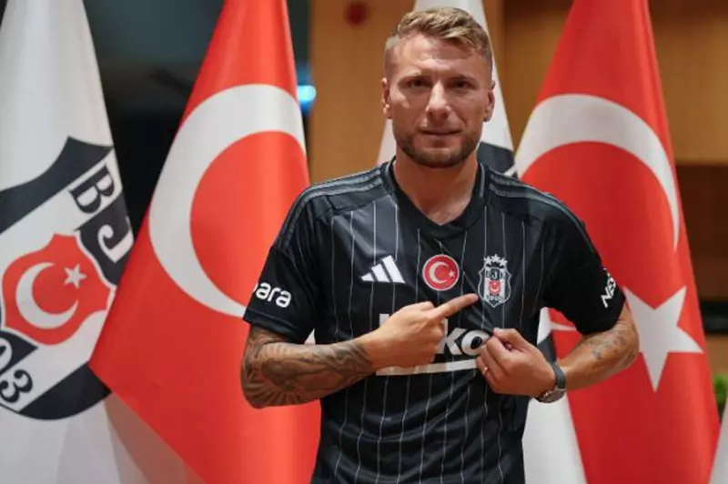 بشكتاش يُنهي عقد إيموبيلي بالتراضي بشكل احترافي بشكتاش يُنهي عقد إيموبيلي بالتراضي بشكل احترافي