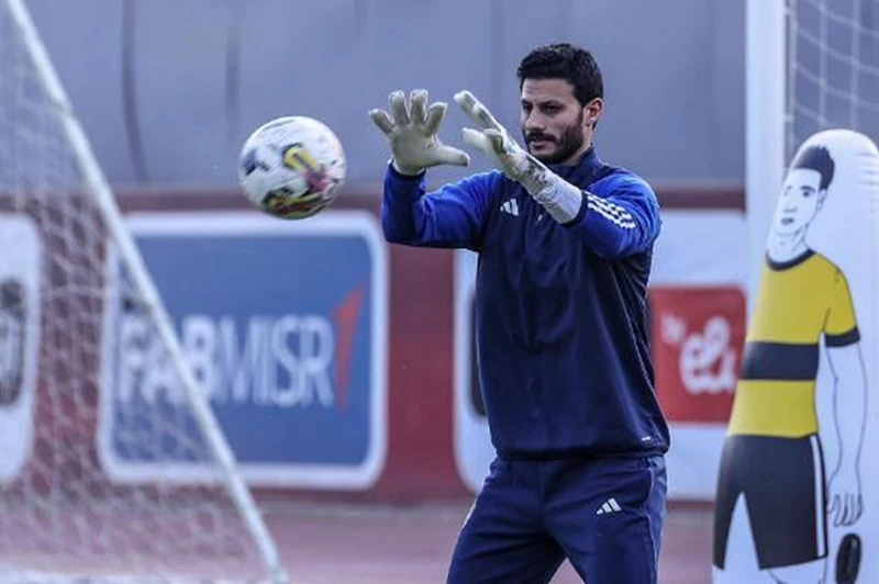 الأهلي يعلن وفاة والد حارس مرماه محمد الشناوي الأهلي يعلن وفاة والد حارس مرماه محمد الشناوي